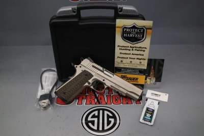 SIG Sauer 1911 .45ACP 5" w/ Case - 8rds -