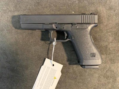 GLOCK 21 GEN 2 PISTOL IN .45 ACP.