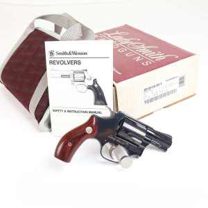 Smith & Wesson 36-7 Lady Smith .38 Special 2" Blued/Wood Complete Package!