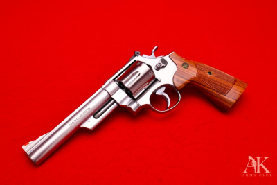 First Year Smith & Wesson 629 No Dash .44 Magnum 6" P&R Stainless Finish!