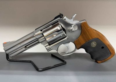 SMITH & WESSON 686-2 4"INCH STAINLESS COMBAT .357 MAG*SHARP LOOKING PIECE *