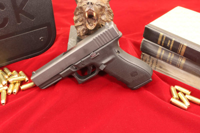 Glock 20 G20 Gen 4 10mm/4.61" 15+1 W/ Box 2xMags Mint Condition NR