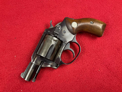 Vintage CHARTER ARMS UNDERCOVER 38 revolver grips snub gun 38spl