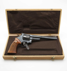 1980 S&W Model 57 No Dash .41 Magnum 8 3/8" P&R Presentation Case