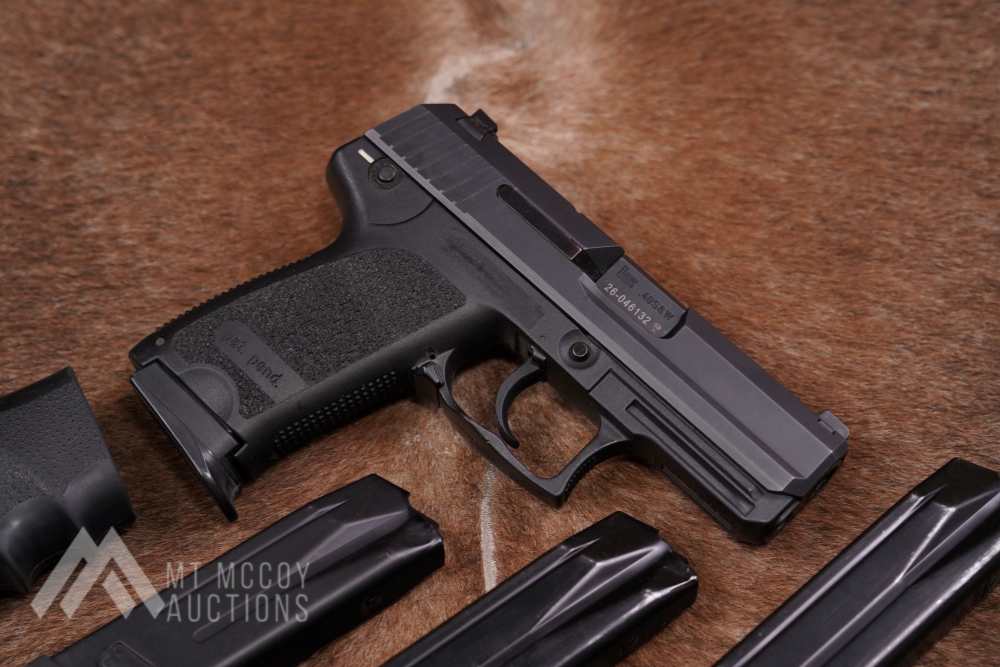 Heckler & Koch H&K USP-40 USP40 Compact .40 S&W 3.6” Semi-Auto Pistol, 2001