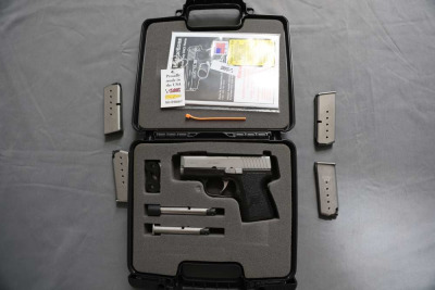 Kahr PM9, six magazines