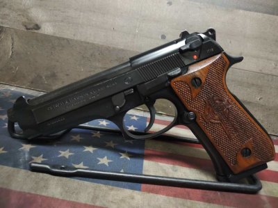 LOOK! GREAT CONDITION BERETTA 92-FS 9mm w/Mag 15+1 PENNY START! NR!