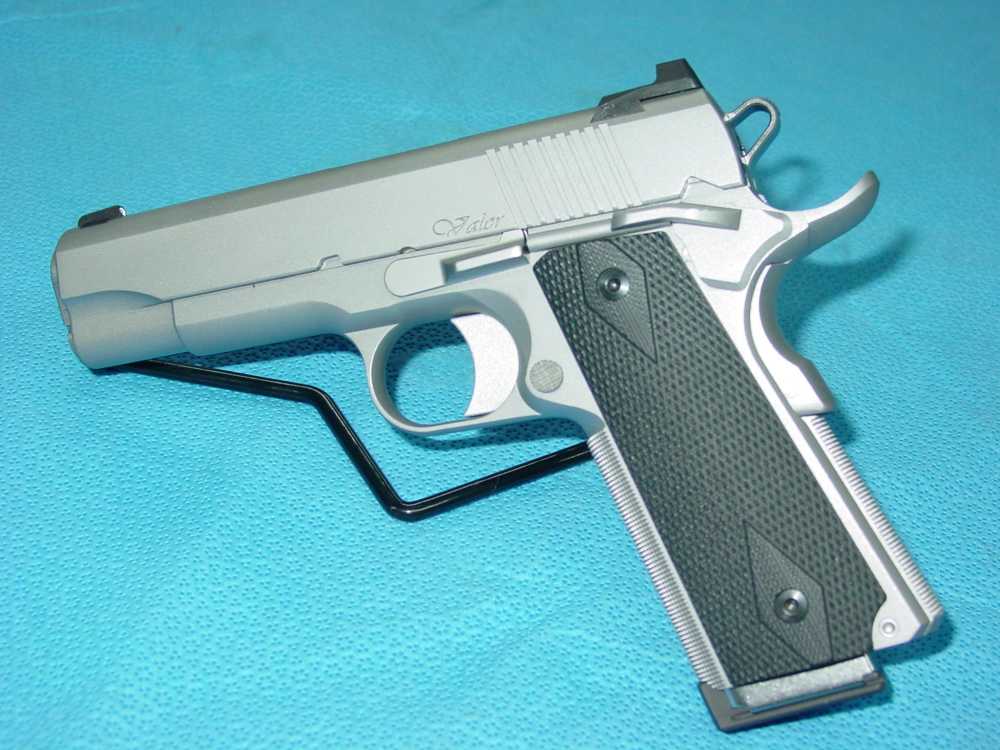 Dan Wesson Valor Commander .45 ACP Semi-automatic Pistol